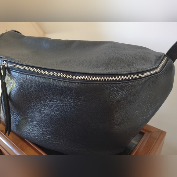 XXL Nappa Leather Crossbody Sling Bag - Picture 5 of 8